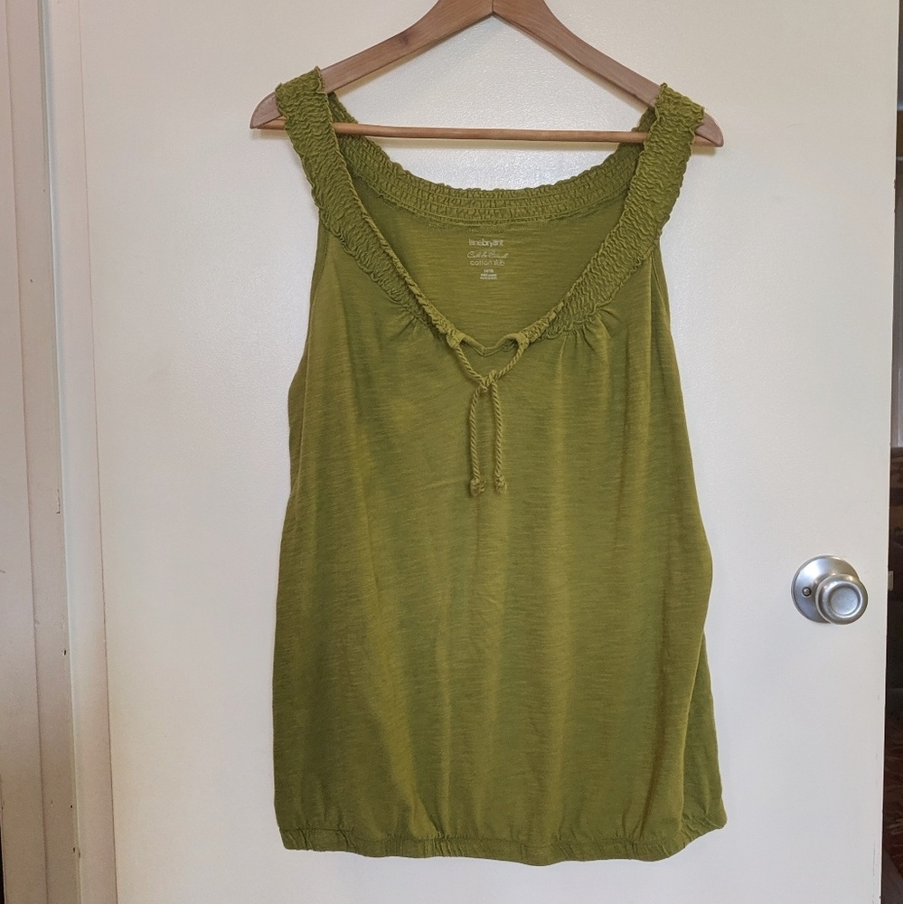 Leaf green scoop neck tank